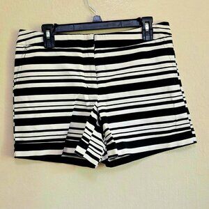 Vintage – Women APT. 9 Essentials – Black & White – Size 10 – Vietnam